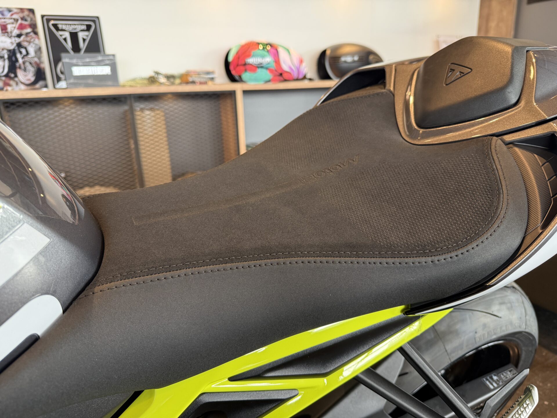 ストリートトリプルMoto２エディション