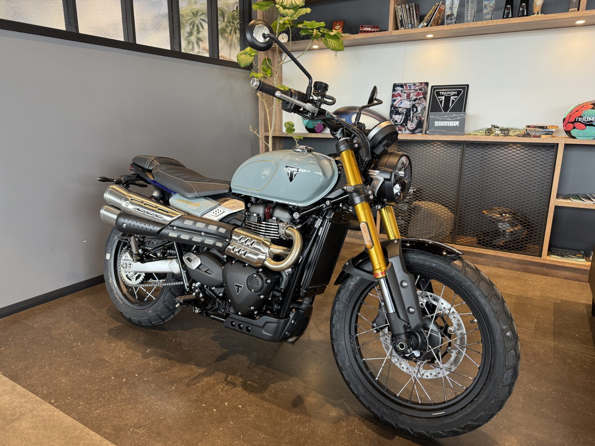 新型スクランブラー900