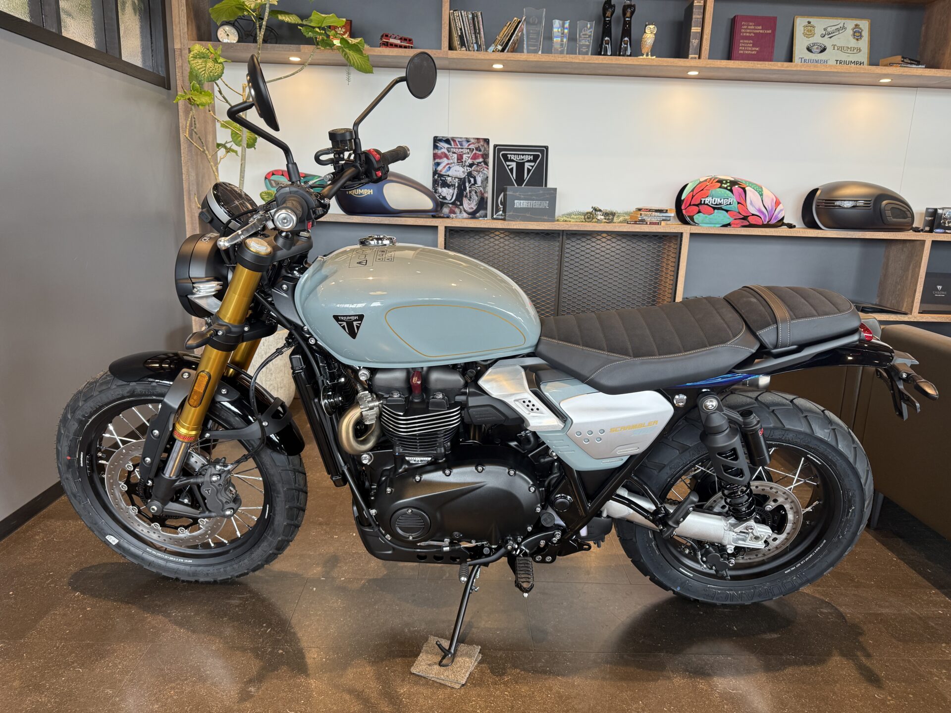 新型スクランブラー900